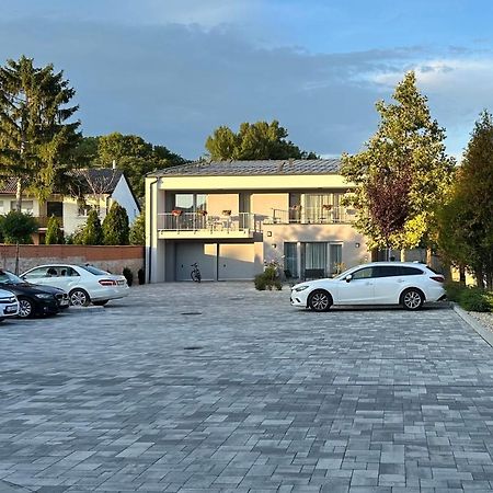 Linden Apartman 106 - Adults Only Mosonmagyaróvár المظهر الخارجي الصورة