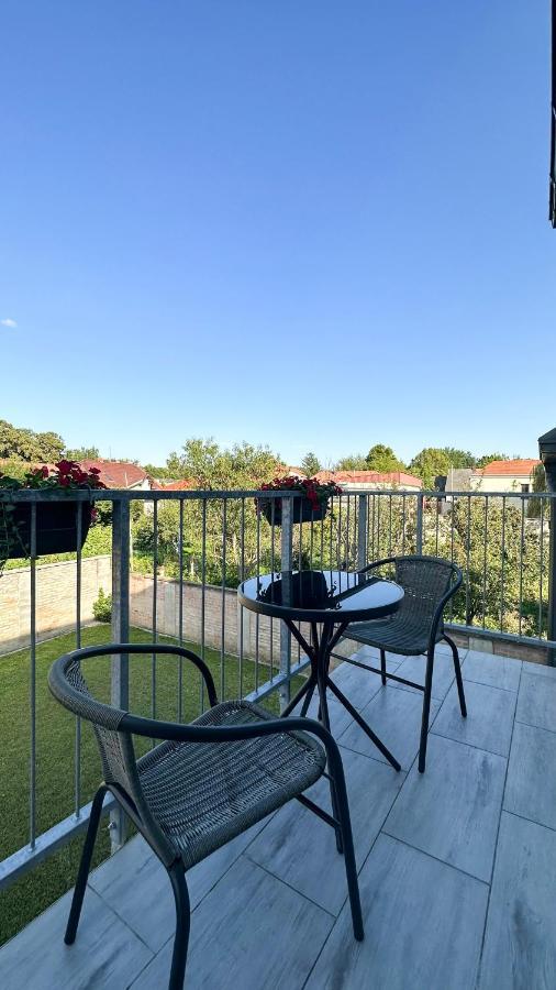 Linden Apartman 106 - Adults Only Mosonmagyaróvár المظهر الخارجي الصورة