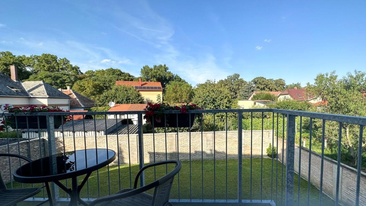 Linden Apartman 106 - Adults Only Mosonmagyaróvár المظهر الخارجي الصورة