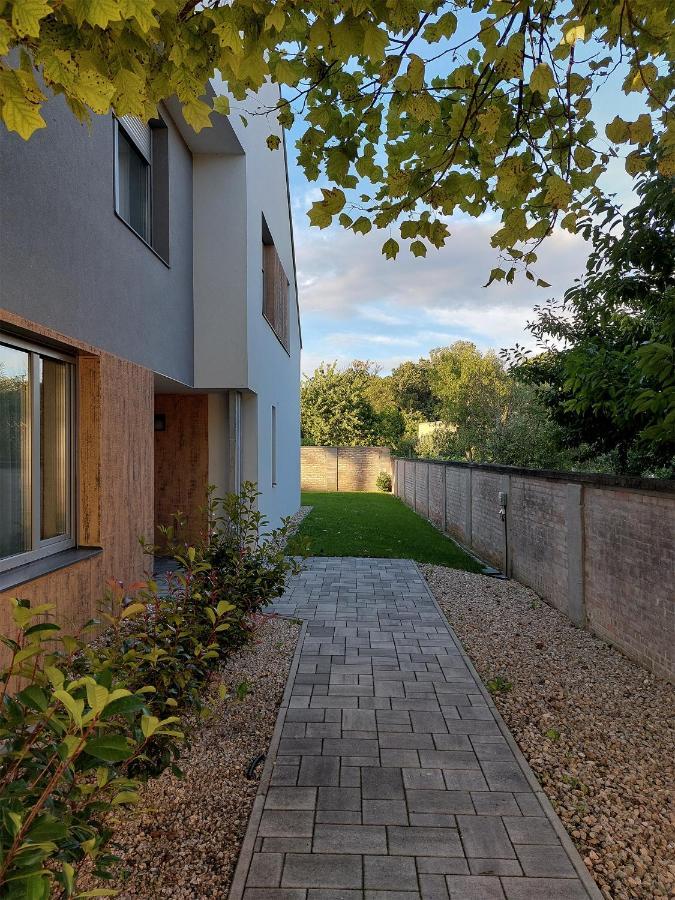 Linden Apartman 106 - Adults Only Mosonmagyaróvár المظهر الخارجي الصورة