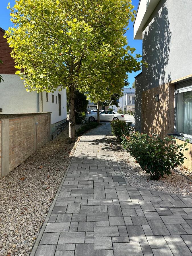 Linden Apartman 106 - Adults Only Mosonmagyaróvár المظهر الخارجي الصورة