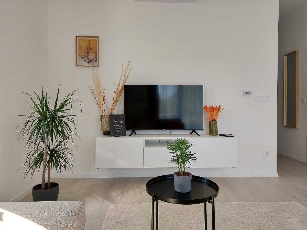 Linden Apartman 106 - Adults Only Mosonmagyaróvár المظهر الخارجي الصورة